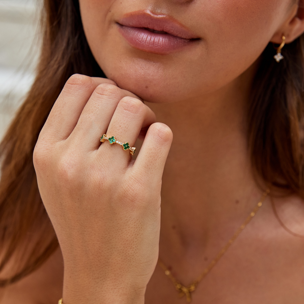 Chance - Ring with a Crystal in the Shape of a Four-Leaf Clover