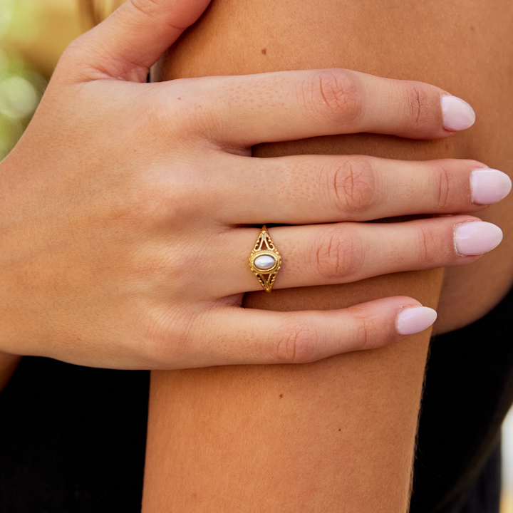 Royal - Vintage ring with pearls