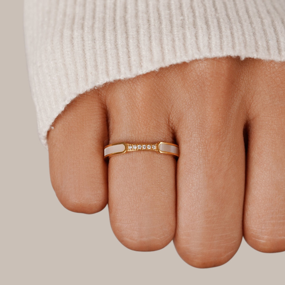 Unit - Ring with Pearls and Crystals