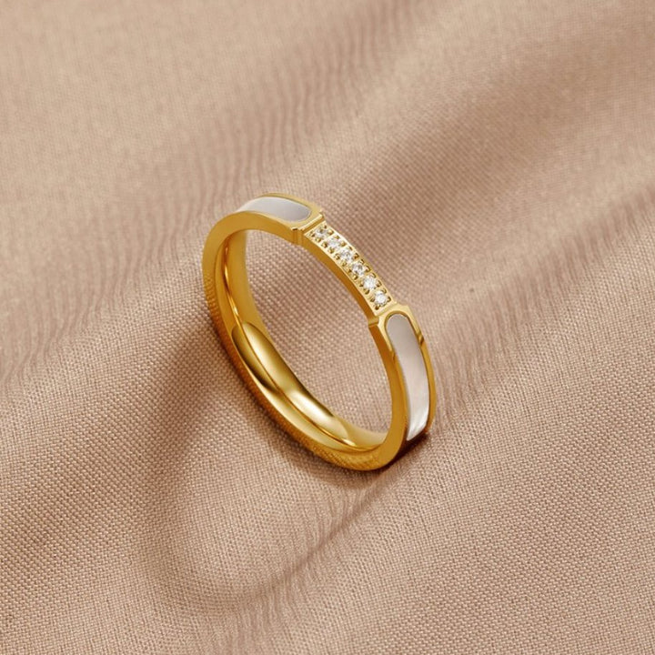 Unit - Ring with Pearls and Crystals